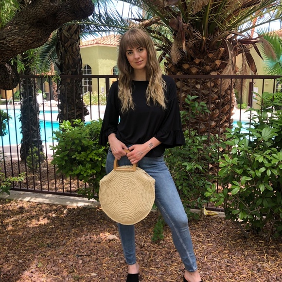 🆕 Head Over Heels Bell Sleeve Top - Picture 1 of 8